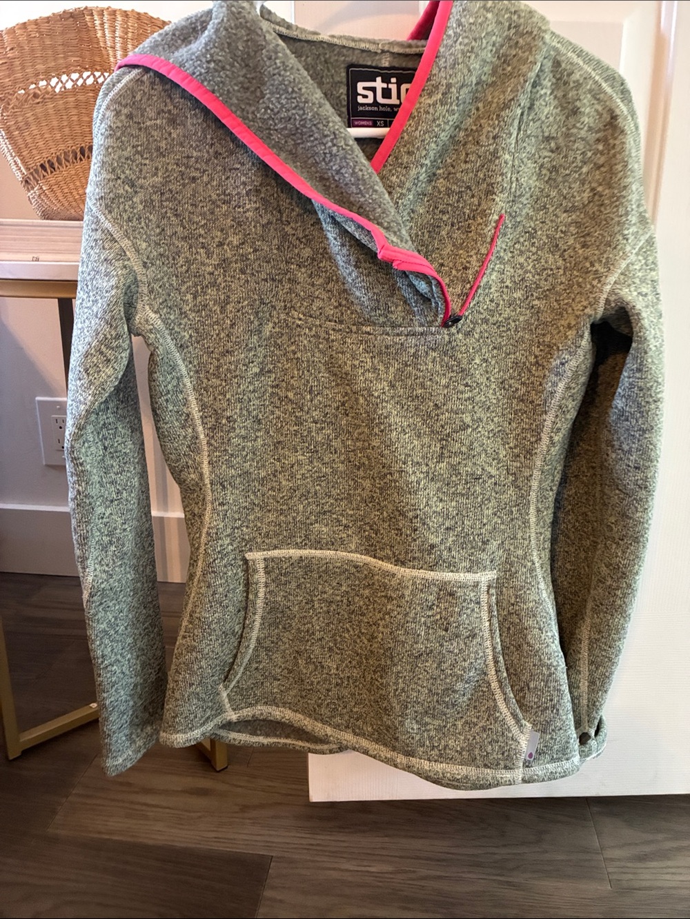 Stio Green Pullover Hoodie with Pink Trim